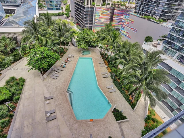 88 SW 7th St # 1203, Miami FL 33130