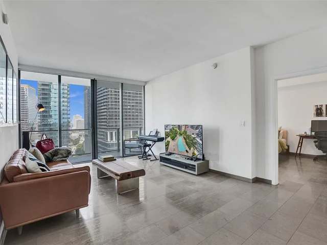 88 SW 7th St # 1203, Miami FL 33130