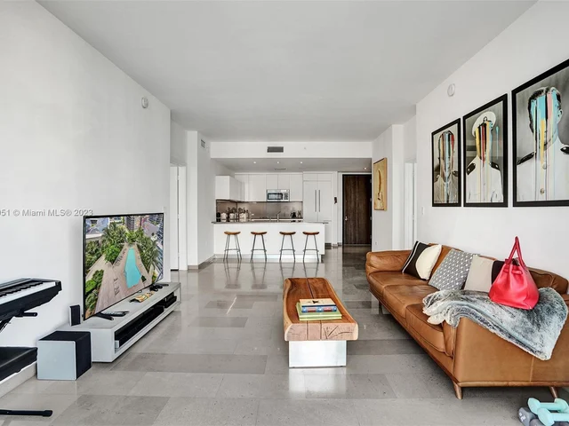 88 SW 7th St # 1203, Miami FL 33130