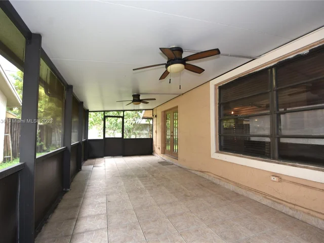 5681 SW 99th Ln, Cooper City FL 33328