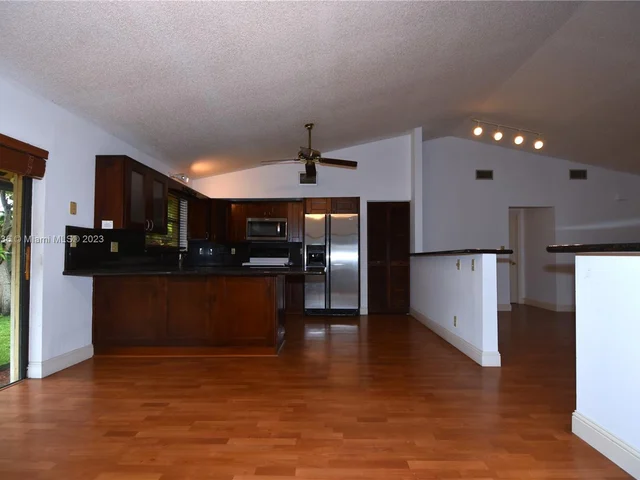 5681 SW 99th Ln, Cooper City FL 33328