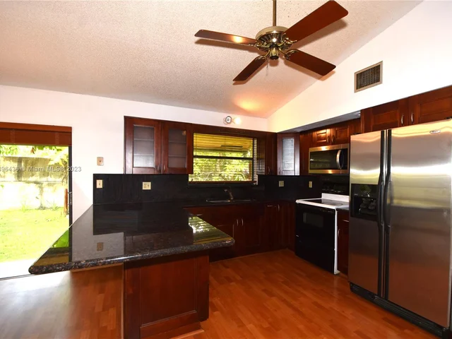 5681 SW 99th Ln, Cooper City FL 33328