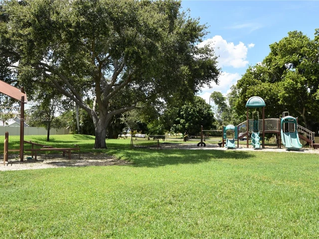 5681 SW 99th Ln, Cooper City FL 33328