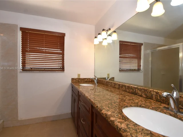 5681 SW 99th Ln, Cooper City FL 33328