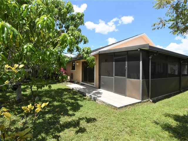 5681 SW 99th Ln, Cooper City FL 33328