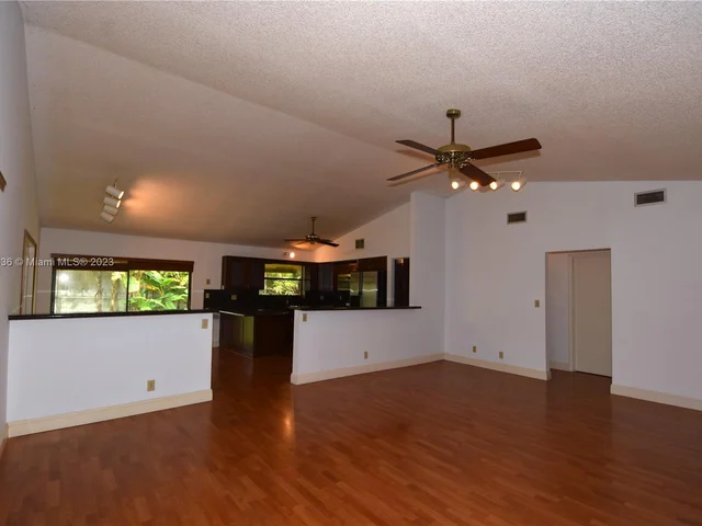 5681 SW 99th Ln, Cooper City FL 33328