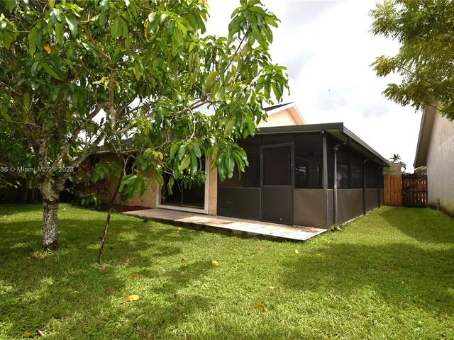 5681 SW 99th Ln, Cooper City FL 33328