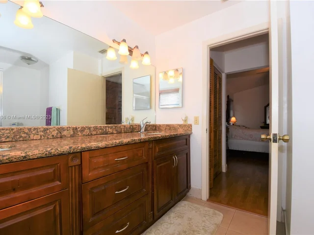 5681 SW 99th Ln, Cooper City FL 33328