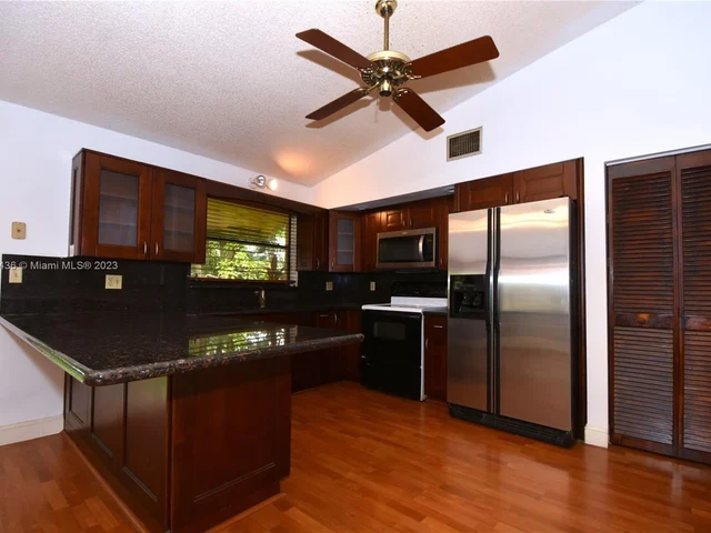 5681 SW 99th Ln, Cooper City FL 33328