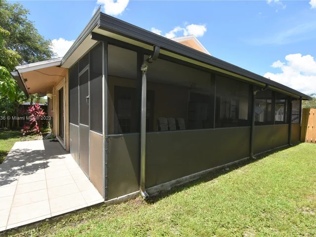 5681 SW 99th Ln, Cooper City FL 33328