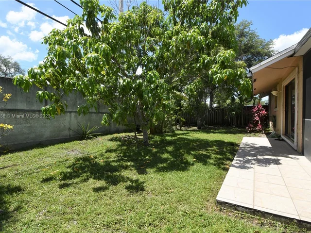 5681 SW 99th Ln, Cooper City FL 33328