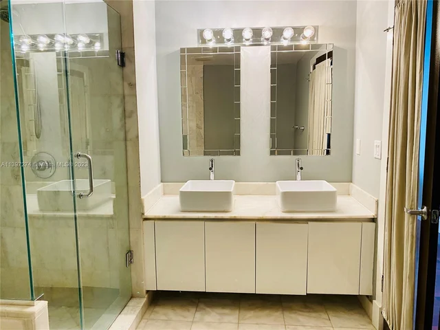 601 NE 36th St # 3201, Miami FL 33137