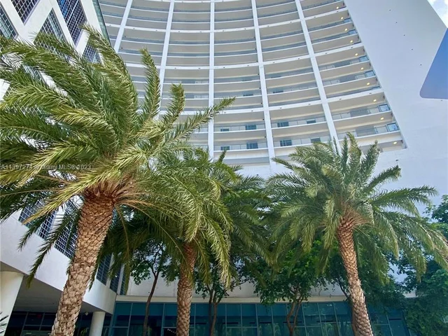 601 NE 36th St # 3201, Miami FL 33137