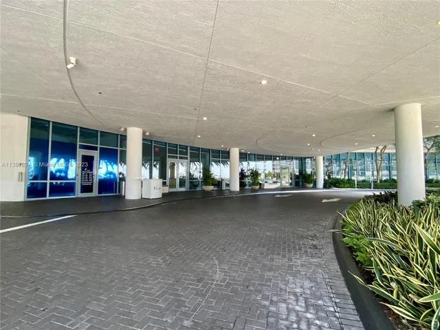 601 NE 36th St # 3201, Miami FL 33137