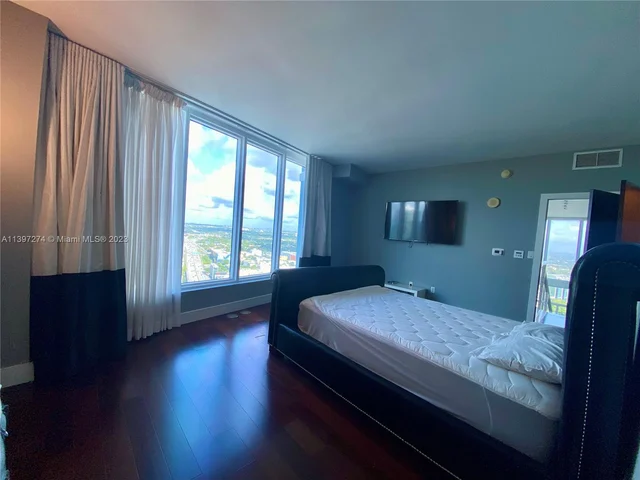 601 NE 36th St # 3201, Miami FL 33137