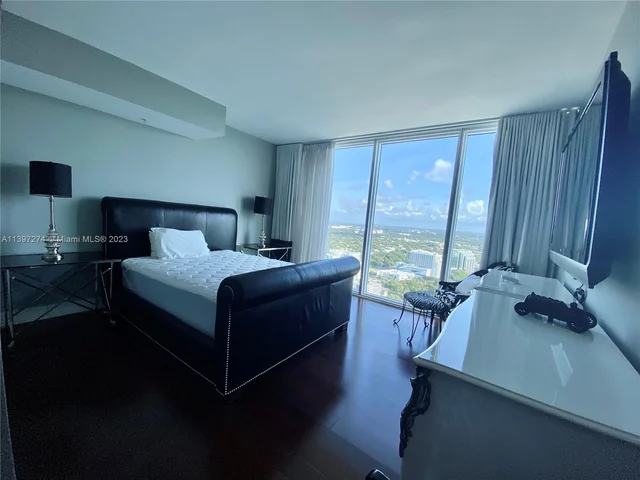 601 NE 36th St # 3201, Miami FL 33137