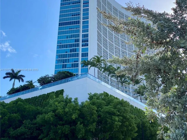 601 NE 36th St # 3201, Miami FL 33137