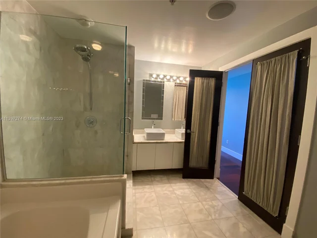 601 NE 36th St # 3201, Miami FL 33137