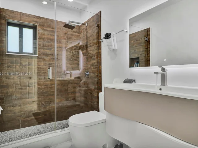 7601 Coquina Dr, North Bay Village FL 33141