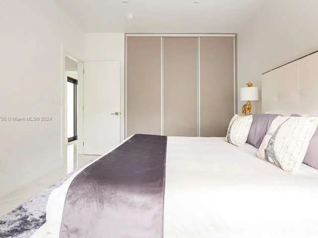 7601 Coquina Dr, North Bay Village FL 33141