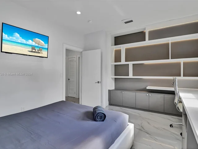 7601 Coquina Dr, North Bay Village FL 33141