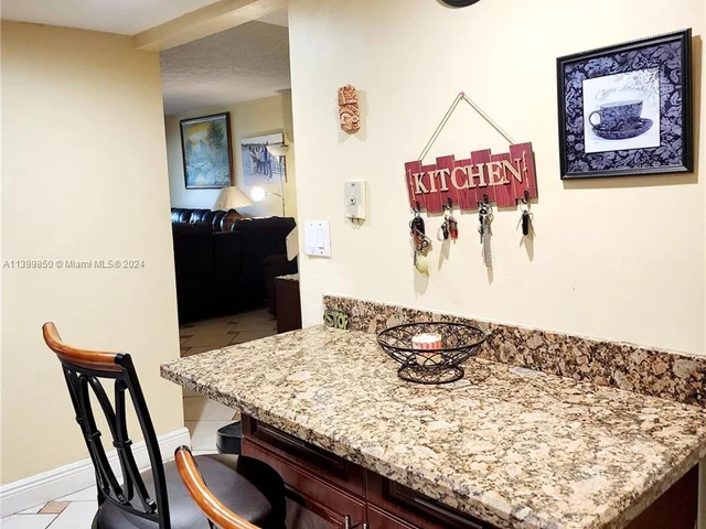 6511 Racquet Club Dr # 46, Lauderhill FL 33319