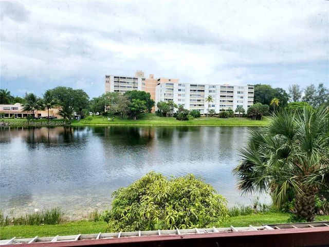 6511 Racquet Club Dr # 46, Lauderhill FL 33319