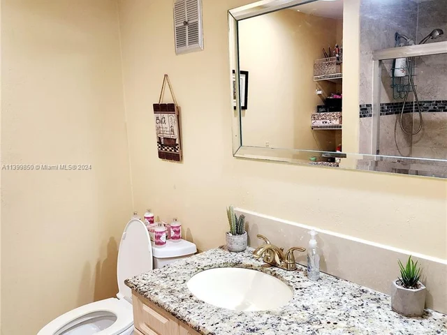 6511 Racquet Club Dr # 46, Lauderhill FL 33319