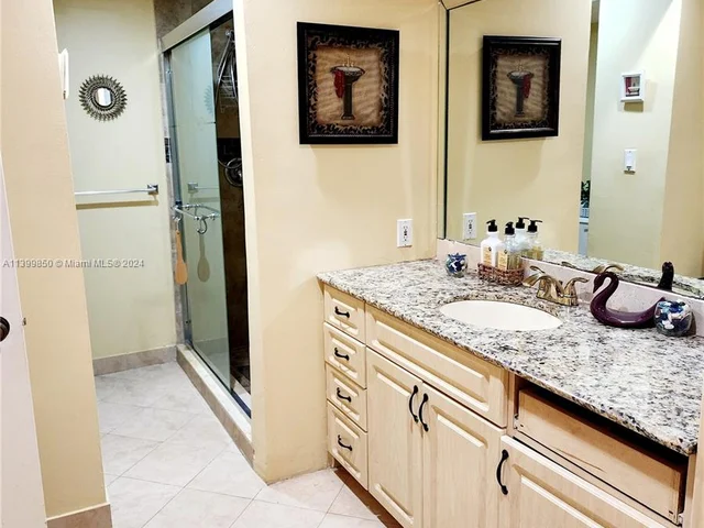 6511 Racquet Club Dr # 46, Lauderhill FL 33319