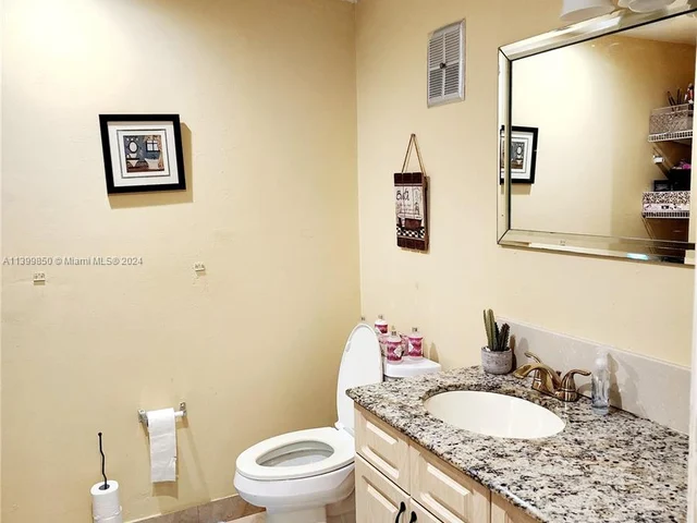 6511 Racquet Club Dr # 46, Lauderhill FL 33319