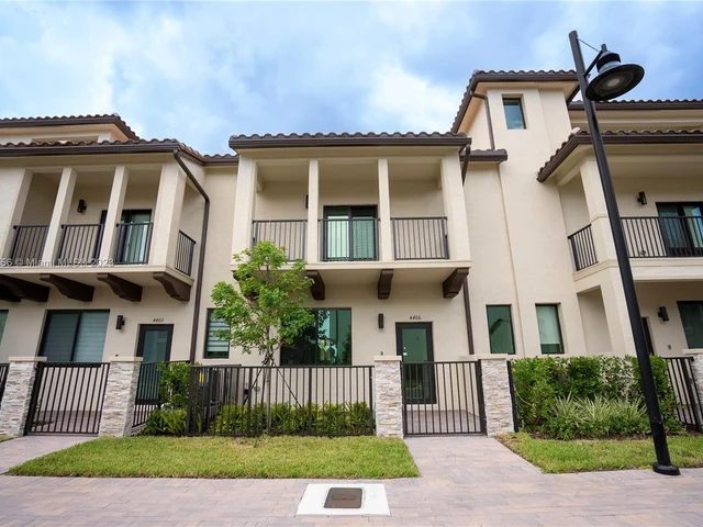 4466 NW 83rd Ave, Doral FL 33166