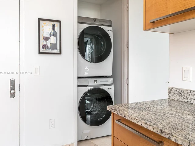 15901 Collins Ave # 405, Sunny Isles Beach FL 33160