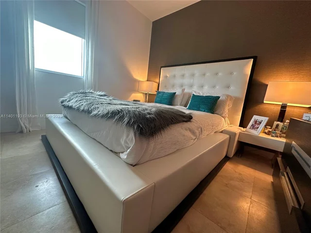 1060 Brickell Ave # 4107, Miami FL 33131