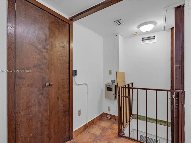 1865 Brickell Ave, Miami FL 33129