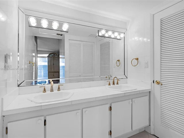 1865 Brickell Ave, Miami FL 33129