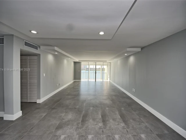 1660 NE 191st St # 1, Miami FL 33179