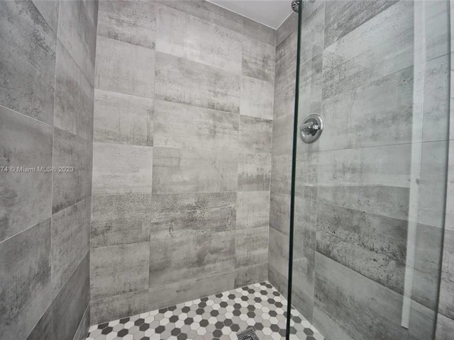 1660 NE 191st St # 1, Miami FL 33179