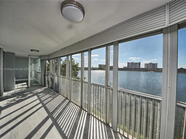 1660 NE 191st St # 1, Miami FL 33179