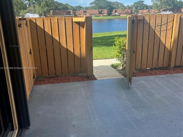 908 9th Way # 908, West Palm Beach FL 33407