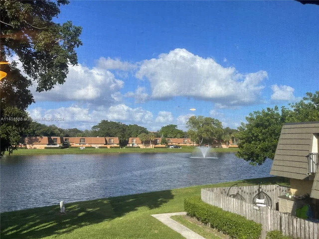 908 9th Way # 908, West Palm Beach FL 33407