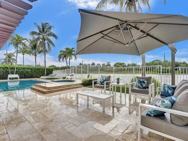 1708 Victoria Pointe Cir, Weston FL 33327