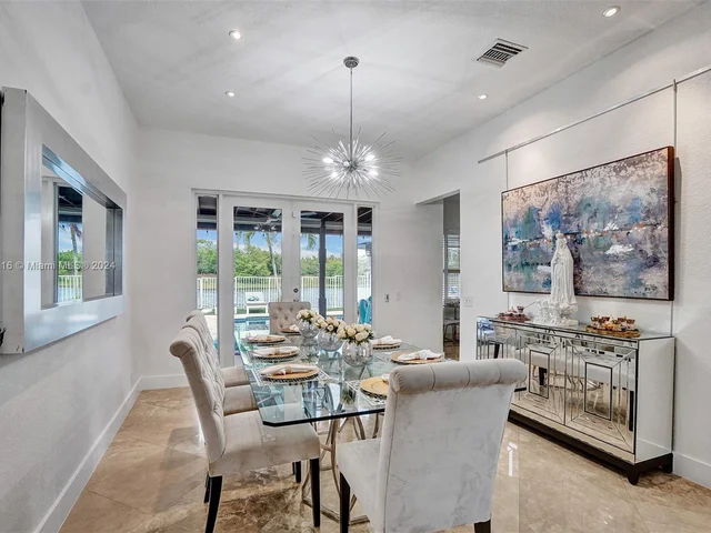 1708 Victoria Pointe Cir, Weston FL 33327