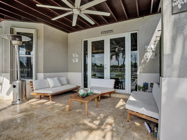 1708 Victoria Pointe Cir, Weston FL 33327