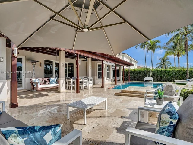 1708 Victoria Pointe Cir, Weston FL 33327