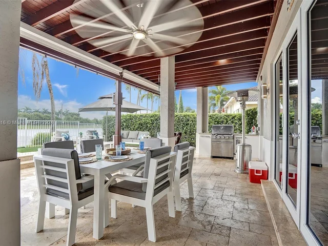 1708 Victoria Pointe Cir, Weston FL 33327