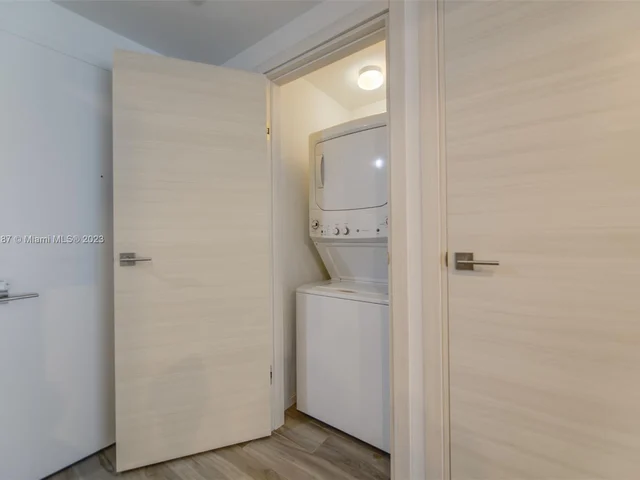 801 S Miami Ave # 1702, Miami FL 33130