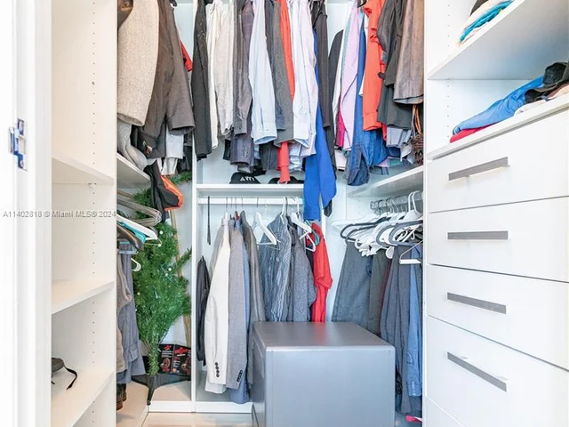 495 Brickell Ave # 2704, Miami FL 33131