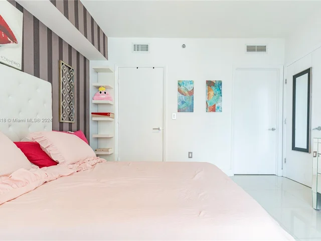 495 Brickell Ave # 2704, Miami FL 33131