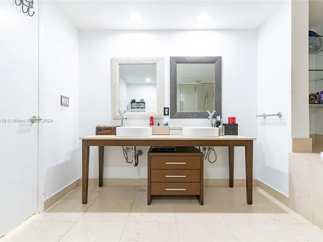 495 Brickell Ave # 2704, Miami FL 33131