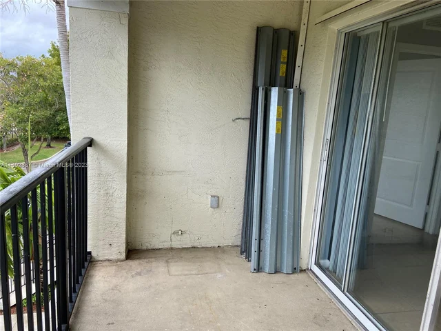 6020 W Sample Rd # 304, Coral Springs FL 33067